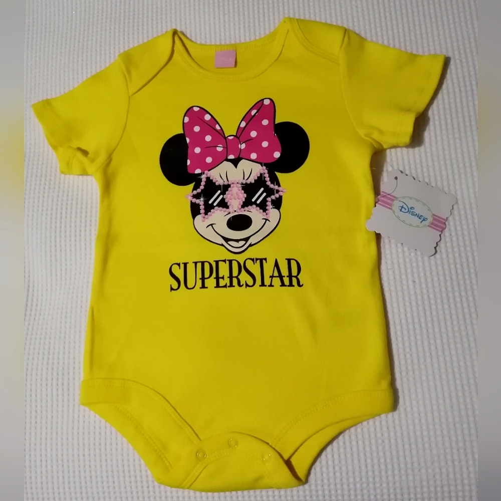 🔥SALE🔥 Disney Minnie Mouse Short Sleeved Onesie NWT Sizes 3-6M, 6-12M, 12-18M - Picture 1 of 5